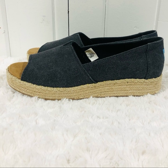 TOMS Slide On Shoes Size 8.5 - Picture 4 of 9